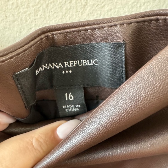 Banana Republic Factory Brown Vegan Leather Mini Skirt - Picture 4 of 5
